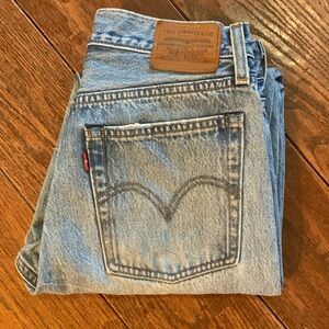 Levi’s Premium Wedgie Straight Jeans 26